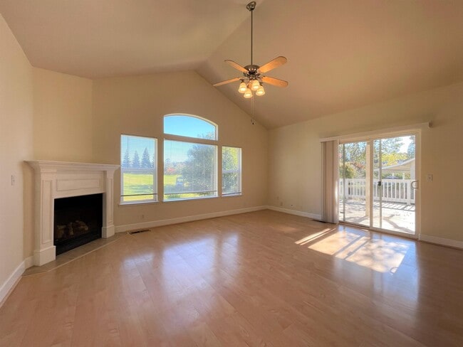 Photo - 929 Yosemite Dr