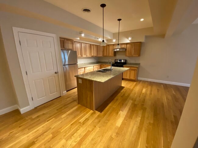 Photo - 137 Main St Unit 203