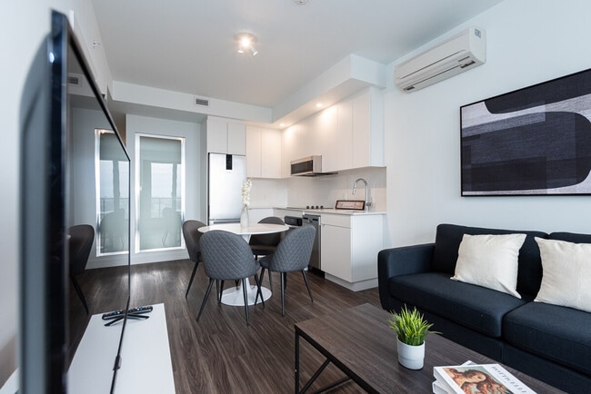 Building Photo - 1004 Rue de la Montagne Unit ID1261786P