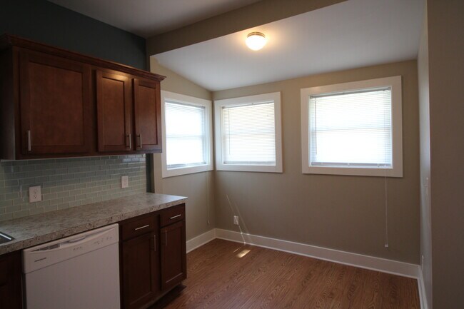 Cocina - 858 Dayton St SW