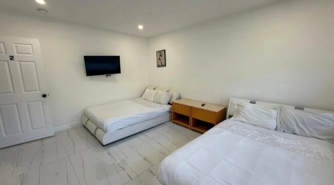 Building Photo - 1260sw SW 32nd St