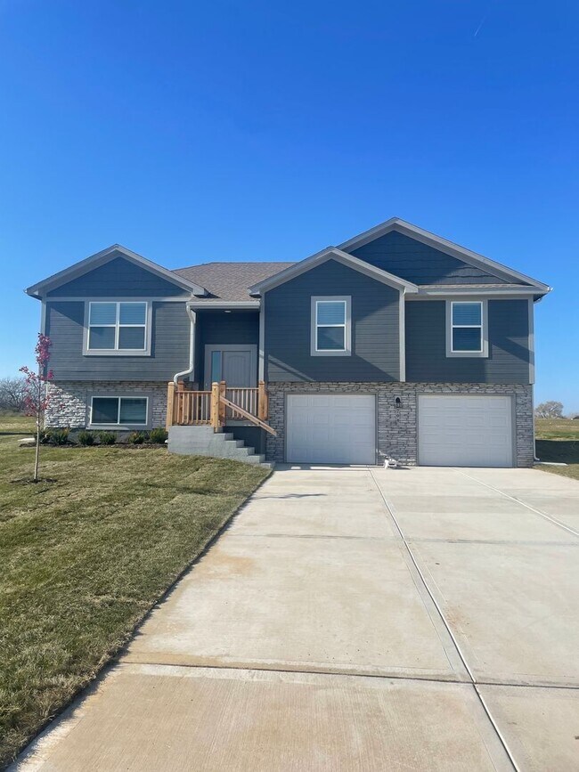 Photo - Brand New Construction 4 bed Located in Be...