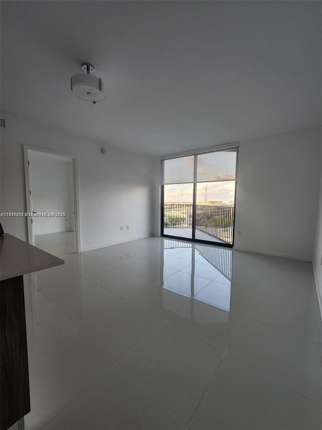 Photo - 5300 Paseo Blvd Unit 909