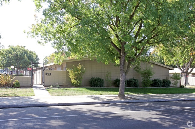 Photo - Del Nido Apartments