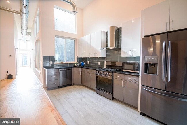 Building Photo - 1634 Ridge Ave Unit D Rental
