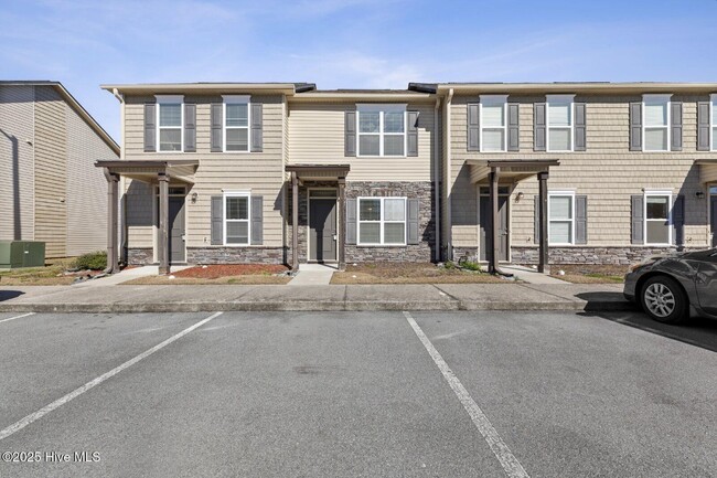 Photo - 408 Sullivan Loop Rd Townhome