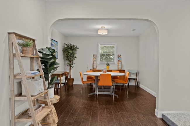 Photo - 2611 N Oakridge Cir