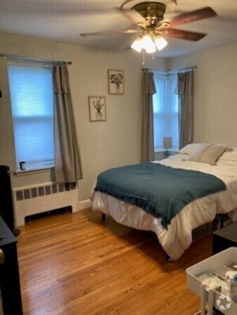 Building Photo - 125 Farragut Rd Unit 2 Rental
