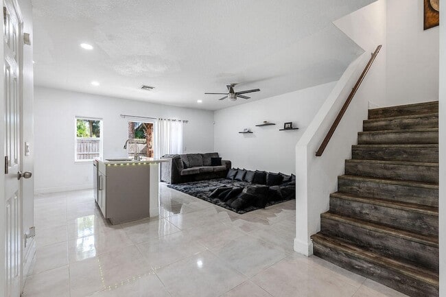 Photo - 160 Baldwin Blvd