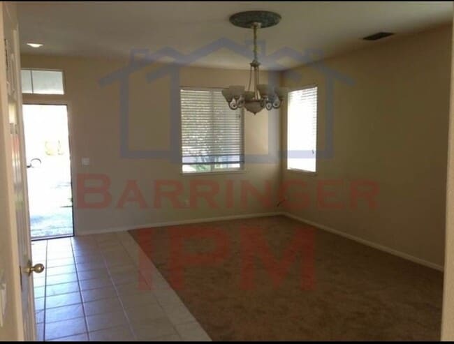 Photo - Close to freeway and shopping
