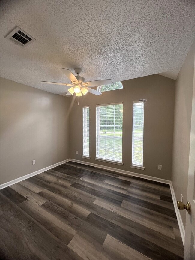 Photo - 1421 Spruce St