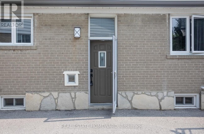 Photo - 115 Porchester Dr