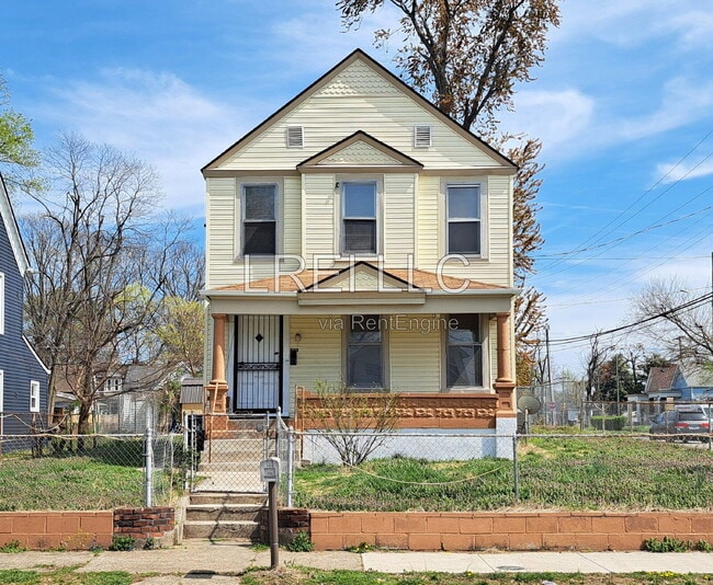 Building Photo - 1371 Olive St
