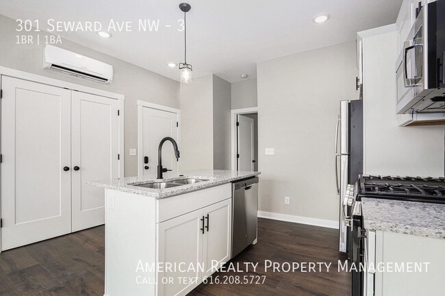 Photo - 301 Seward Ave NW Unit 3
