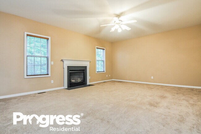 Photo - 136 Roan Dr