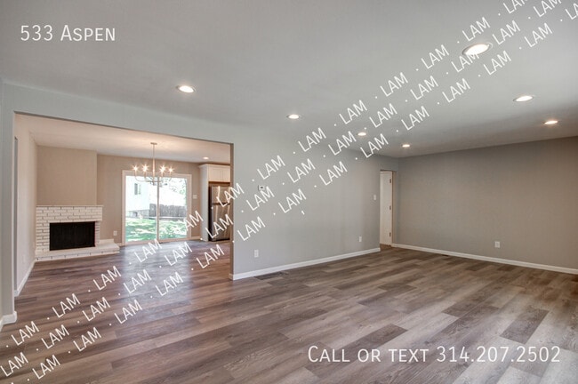 Photo - 533 Aspen Dr