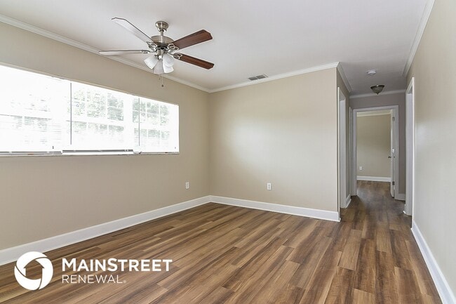 Photo - 510 Longfellow Blvd