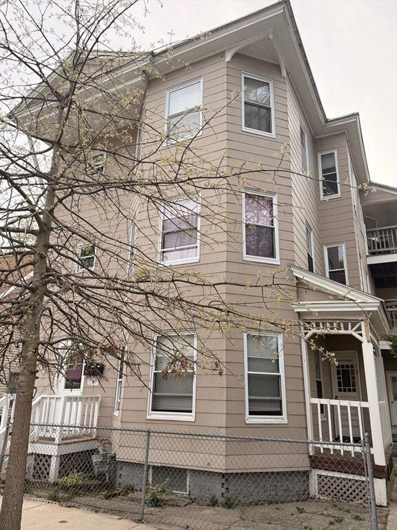 20 Woodbine St Unit 1