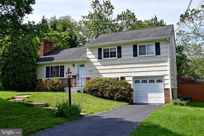 Building Photo - 6615 Ivy Hill Dr Rental