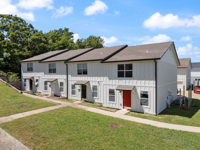 Building Photo - 950 W Eagle St