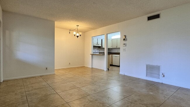 Photo - 539 Shady Pine Way Unit B1