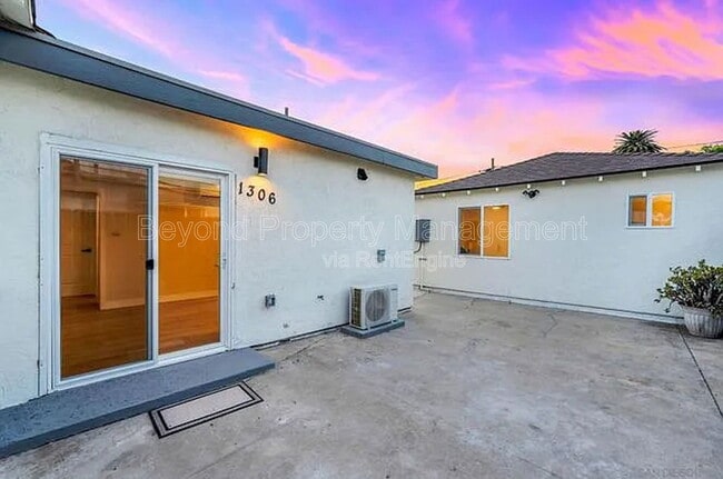 Photo - 1304 49th St