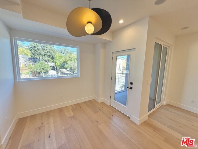 Photo - 6847 N Figueroa St