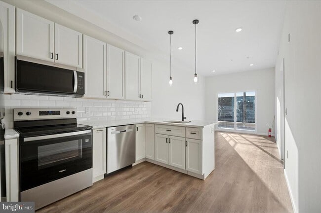 Building Photo - 105 N 63rd St Unit 4 Rental
