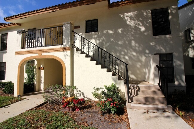 Building Photo - 2900 Olivewood Terrace Unit 206