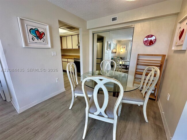 Photo - 1740 NW N River Dr Unit 516
