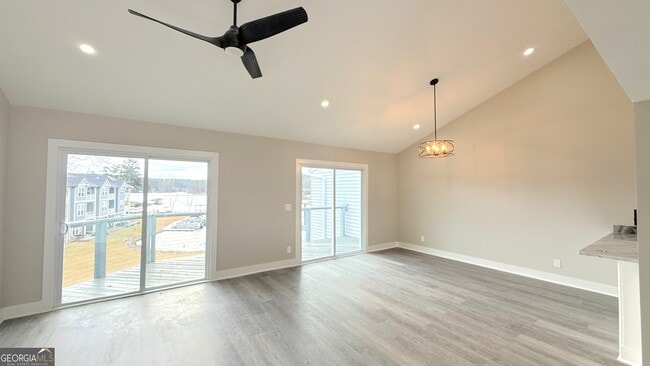 Photo - 295 Clearview Ct