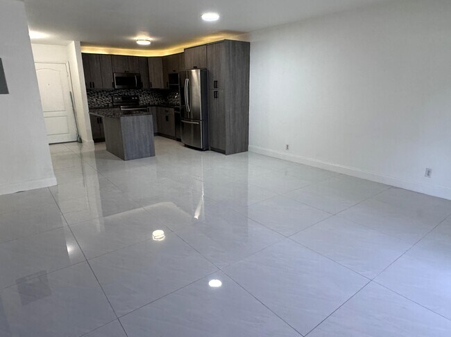 Photo - 770 SE 2nd Ave Unit F101