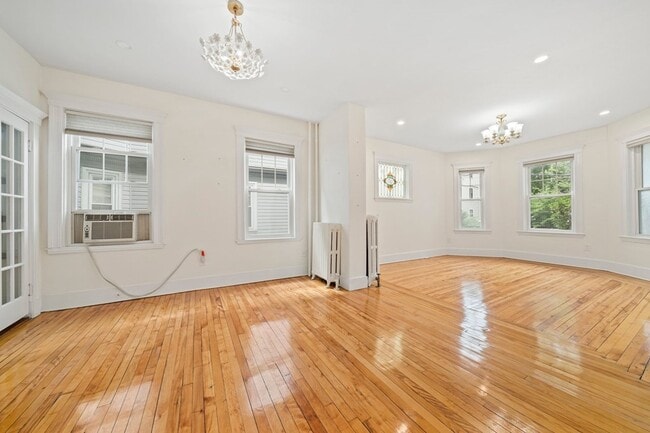 Photo - 108 Trowbridge St Unidad 1