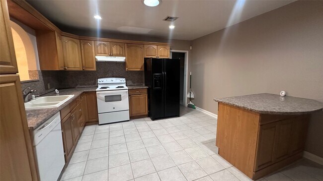 Photo - 5753 Pinehurst Dr