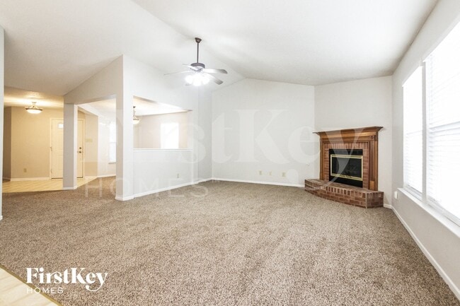 Photo - 744 Thornwood Ln