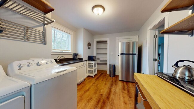 3-bed Furnished in Victorian Home - 3-bed Furnished in Victorian Home