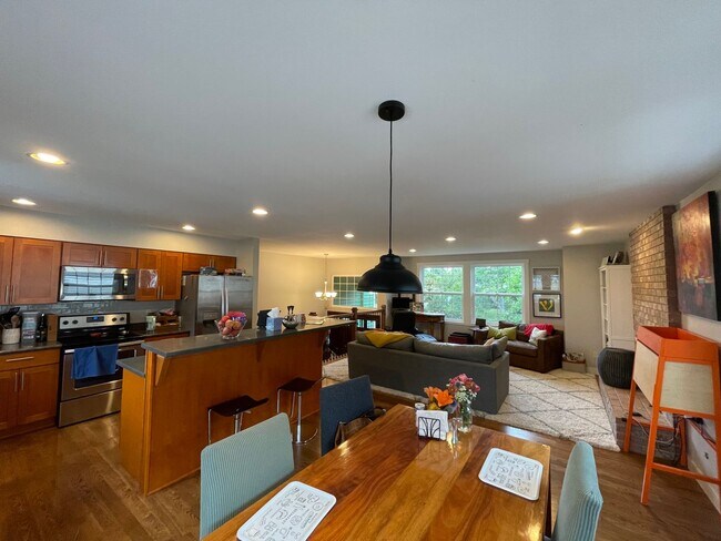 Photo - Spacious Corner-Lot Home 4 bed 3 bath – Gr...