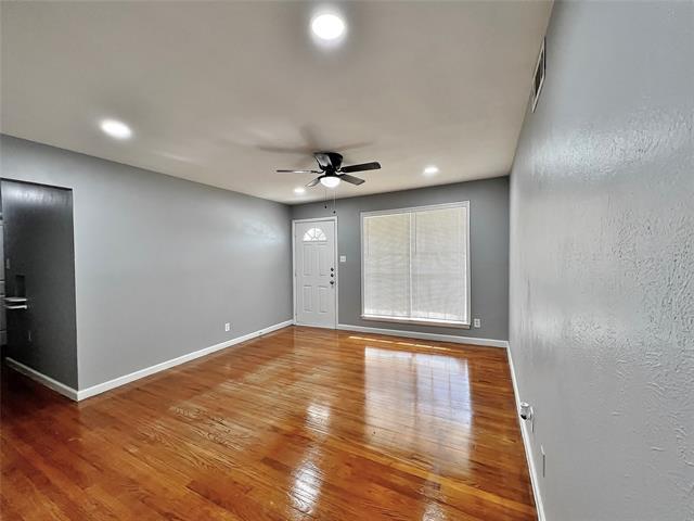 Photo - 714 Cranbrook Ln