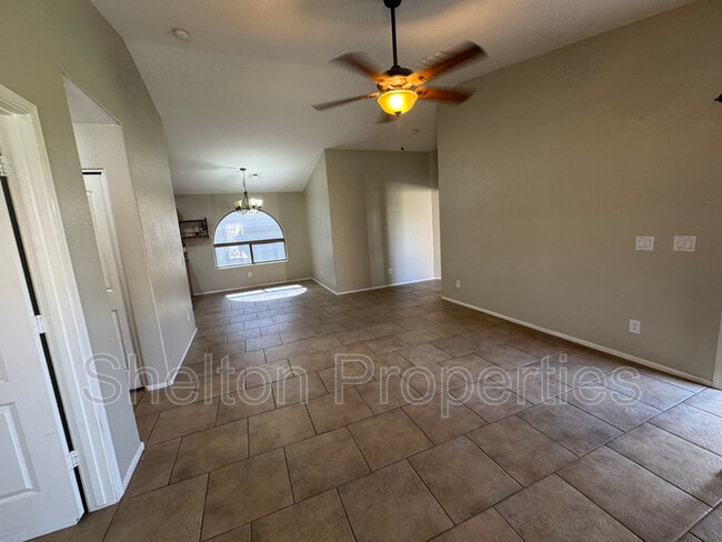 Photo - 15828 W Latham St