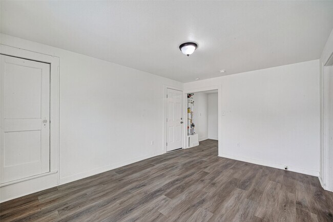 Photo - 4901 Stimson St Unit 7