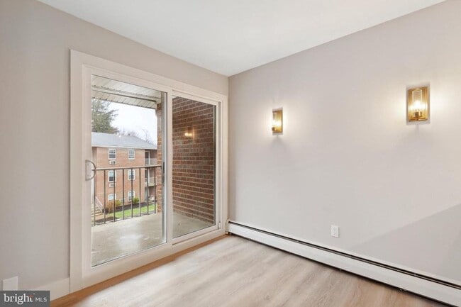 Photo - 176 W King St Unidad 311