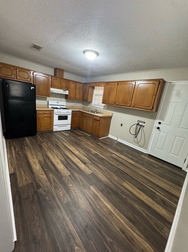 Photo - 101 Dorman Ave