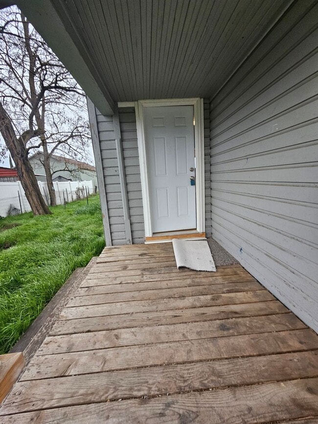 Photo - Almost 1300 sqft of Living Space with Plenty of Parking