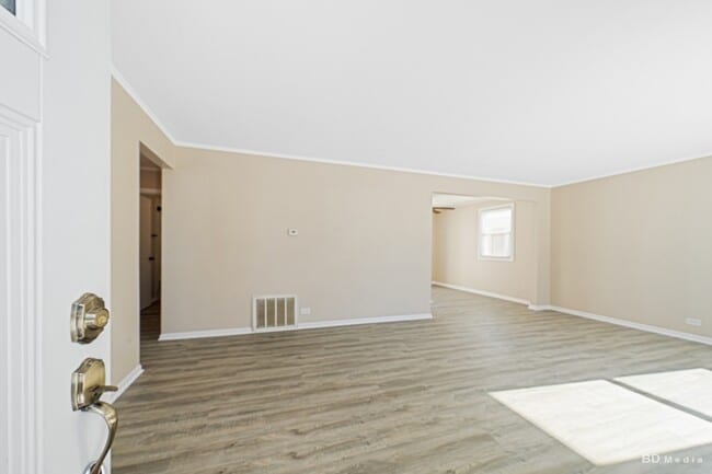 Photo - 17555 Howe Ave