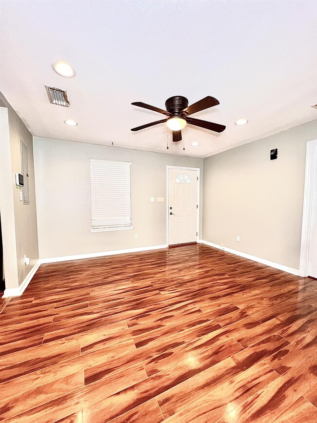 Photo - 822 California St