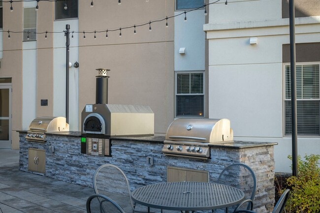 Hillside Commons
