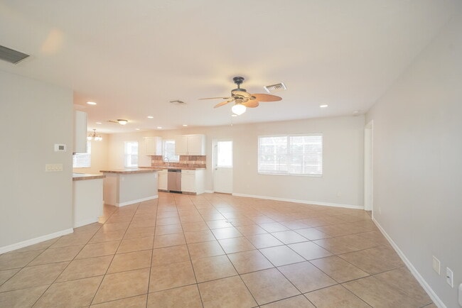 Photo - 1413 SW 11th Pl
