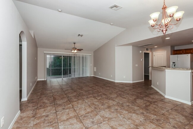 Photo - 769 Oakridge Ave S