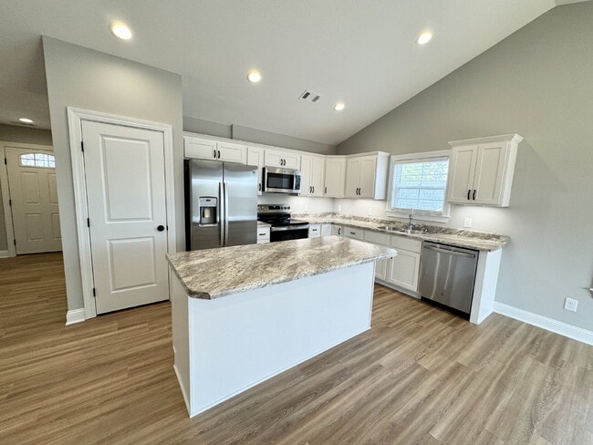 Photo - Charming 3-bedroom home ready to welcome its first family!