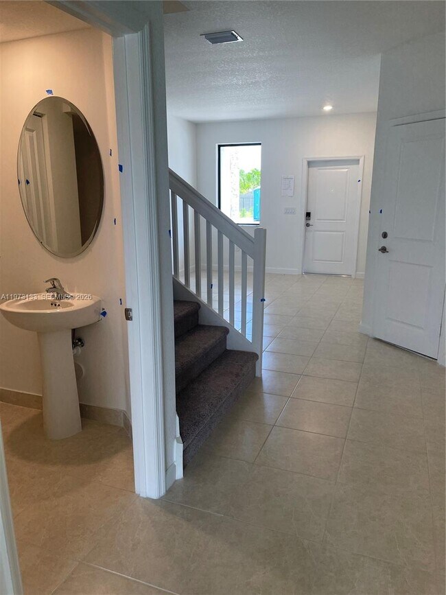 Photo - 20564 NE 5 PL